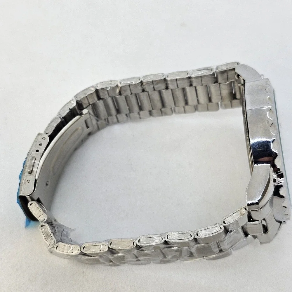 45MM Men's Watch Gray Case Black Dial‎ Date Indicator Gray Band 8